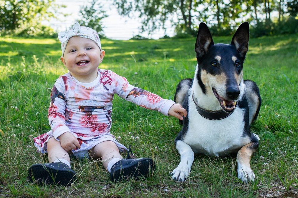 Lapsi ja koira kuvaukseen yhdessä